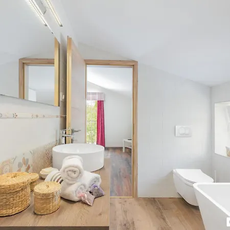 Di Nonno Giovanni Вилла *