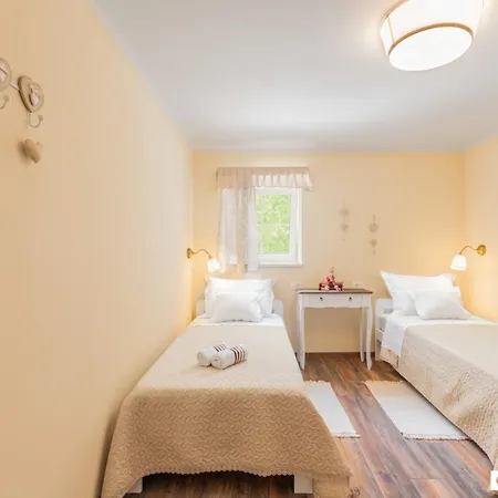 Di Nonno Giovanni Вилла *