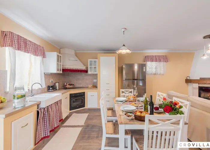 Di Nonno Giovanni Villa *